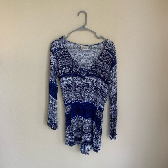 Lucy Love Romper. Size M. Blue and White - Picture 1 of 3